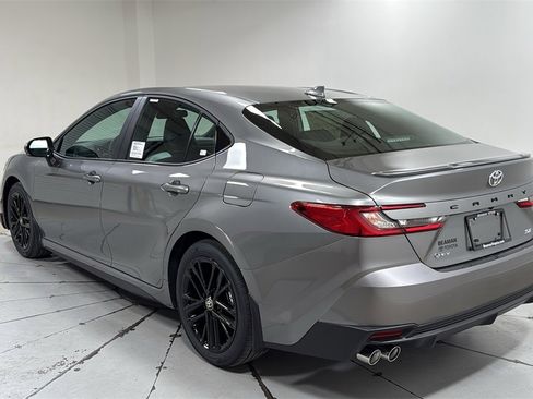 New 2026 Toyota Camry SE image 7