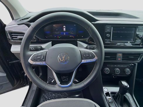 Used 2023 Volkswagen Taos S image 10