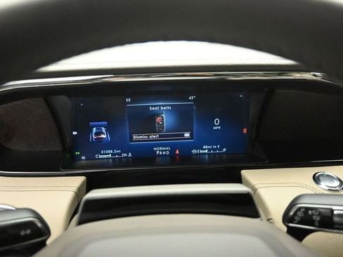 Certified 2023 Lincoln Navigator Reserve AWD/4WD image 16