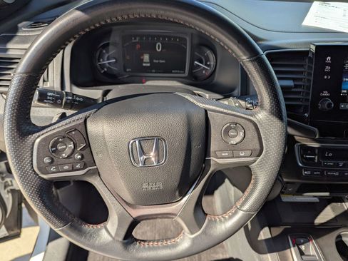 Used 2022 Honda Passport TrailSport image 15