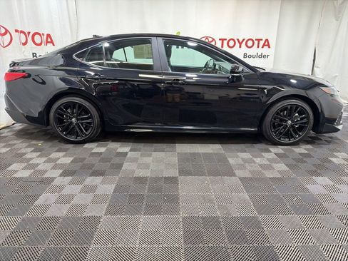 Used 2025 Toyota Camry SE image 8