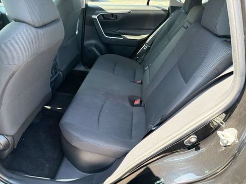 Used 2020 Toyota RAV4 LE AWD/4WD image 25