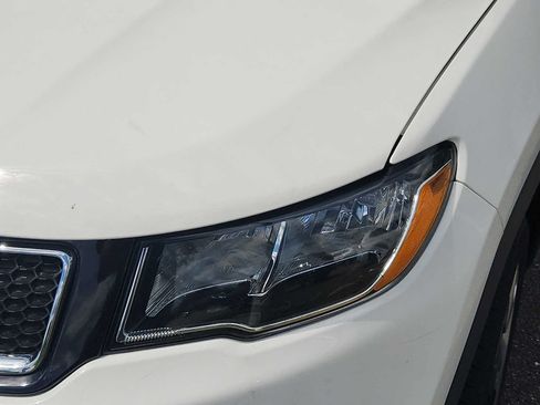 Used 2018 Jeep Compass Limited AWD/4WD image 9