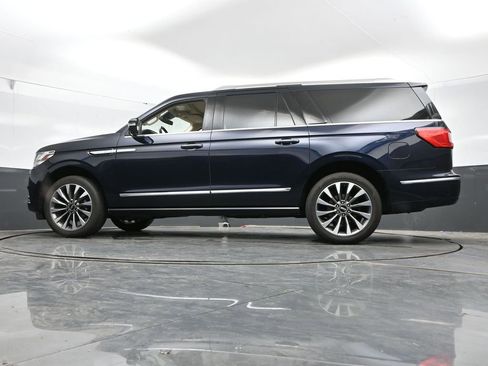 Used 2021 Lincoln Navigator L Reserve w/ Luxury Package AWD/4WD image 38