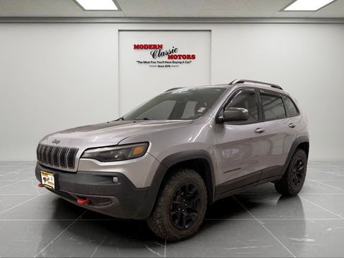 Used 2020 Jeep Cherokee Trailhawk w/ Cold Weather Group AWD/4WD image 3