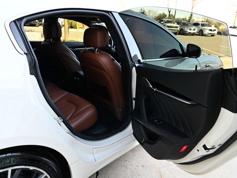 Used 2022 Maserati Ghibli Modena Q4 AWD/4WD image 46