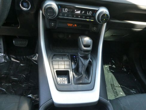 Used 2021 Toyota RAV4 XLE AWD/4WD image 22
