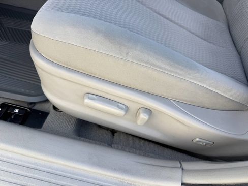 Used 2010 Toyota Camry LE image 21