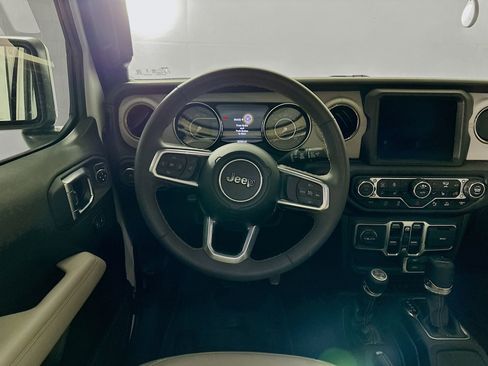 Used 2023 Jeep Wrangler Unlimited Sahara AWD/4WD image 22