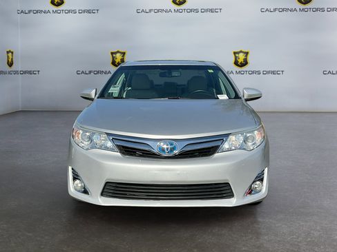 Used 2012 Toyota Camry XLE w/ Leather Pkg FWD image 2