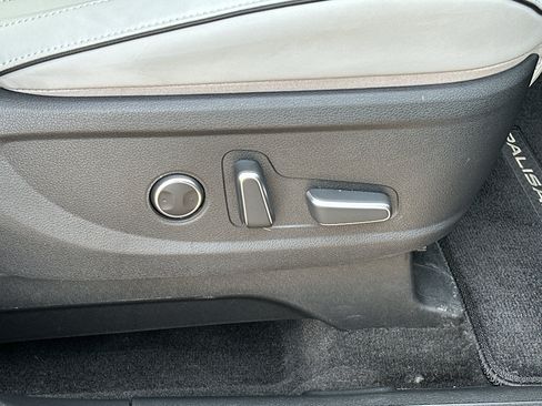 Used 2025 Hyundai Palisade SEL AWD/4WD image 30