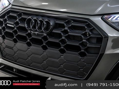 Used 2024 Audi Q5 e Prestige w/ Prestige Package image 13