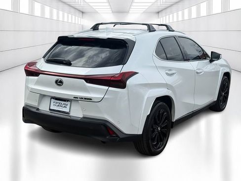Used 2025 Lexus UX 300h AWD w/ Accessory Package (Z1) image 5