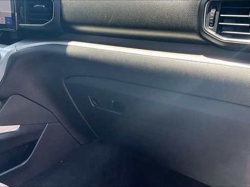 Used 2021 Ford Explorer XLT w/ Equipment Group 202A RWD image 15