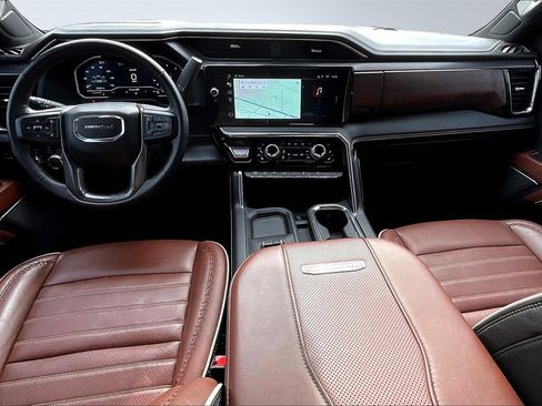 Used 2024 GMC Sierra 2500 Denali Ultimate image 16