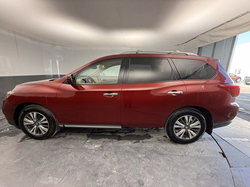 Used 2019 Nissan Pathfinder SL w/ Cargo Package image 10
