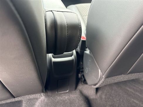 Used 2022 Buick Encore Preferred AWD/4WD image 20