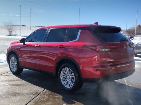 Used 2022 Mitsubishi Outlander ES image 7