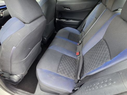 Used 2021 Toyota C-HR XLE FWD image 8