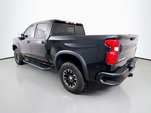 Used 2025 Chevrolet Silverado 1500 ZR2 w/ Technology Package image 5