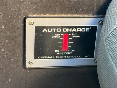 Used 2005 Ford Excursion XLT image 29