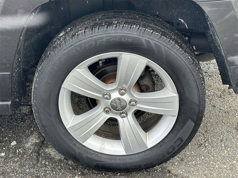 Used 2014 Jeep Patriot Latitude image 8