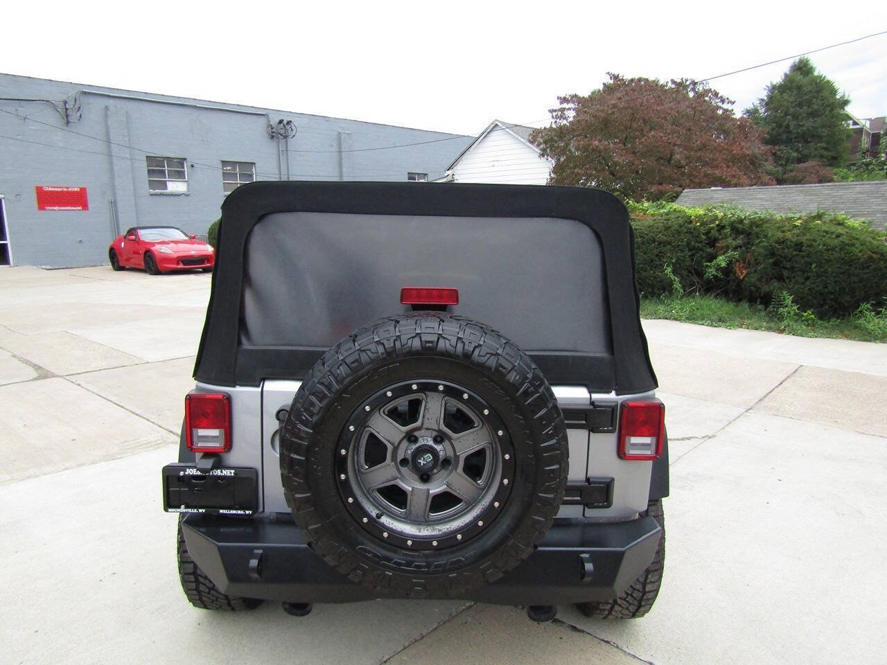 Used 2017 Jeep Wrangler Unlimited Sport w/ Quick Order Package 24S AWD/4WD image 4