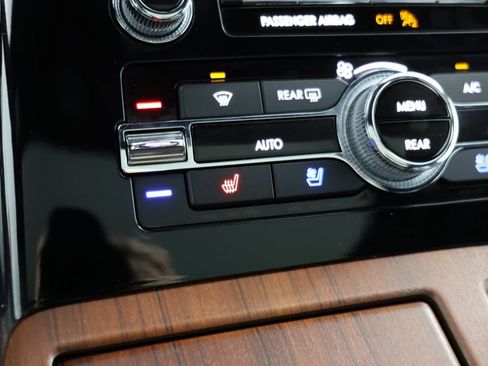 Used 2023 Lincoln Navigator Reserve AWD/4WD image 9