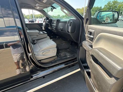 Used 2018 Chevrolet Silverado 1500 Custom w/ Custom Convenience Package AWD/4WD image 12
