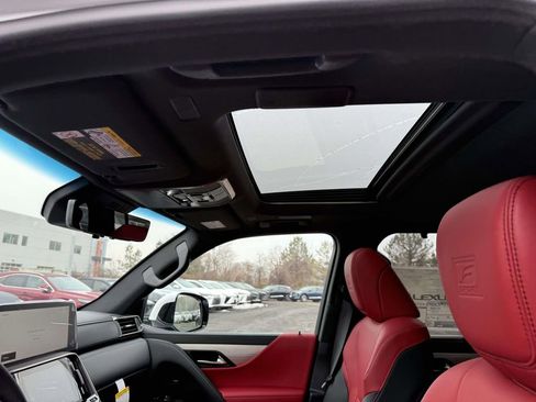 Used 2026 Lexus LX 700h F Sport image 16