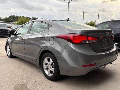 Used 2014 Hyundai Elantra SE image 11