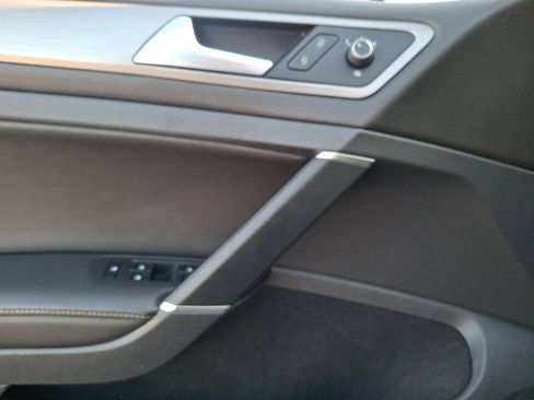 Used 2016 Volkswagen Golf SE image 12