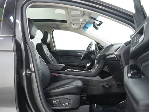 Used 2017 Ford Edge Titanium w/ Equipment Group 301A image 11