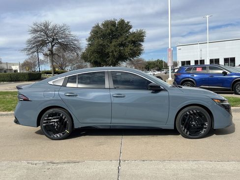 New 2026 Nissan Sentra SR w/ Floor Mat Package image 3