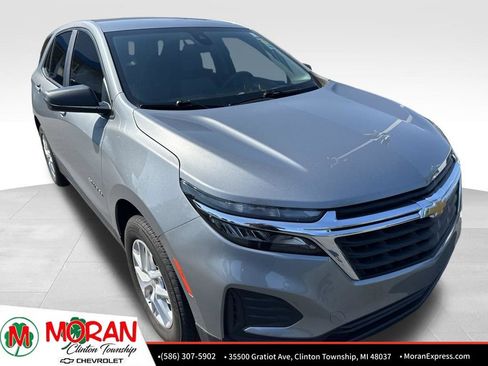 Used 2024 Chevrolet Equinox LS w/ Driver Confidence II Package AWD/4WD image 2