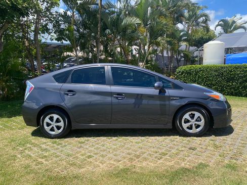 Used 2015 Toyota Prius Four FWD image 8