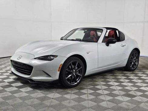 Used 2017 MAZDA MX-5 Miata RF Club RWD image 3
