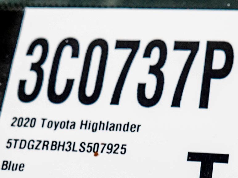 Used 2020 Toyota Highlander XLE AWD/4WD image 31