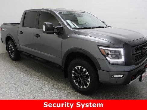 Used 2024 Nissan Titan PRO-4X w/ Pro-4x Convenience Package image 4