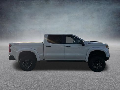 Used 2025 Chevrolet Silverado 1500 LT Trail Boss w/ Convenience Package II AWD/4WD image 6