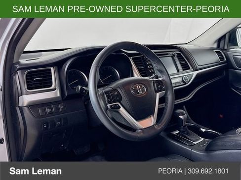 Used 2016 Toyota Highlander Limited image 9