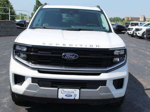 New 2026 Ford Expedition Platinum w/ Driver's Package AWD/4WD image 10