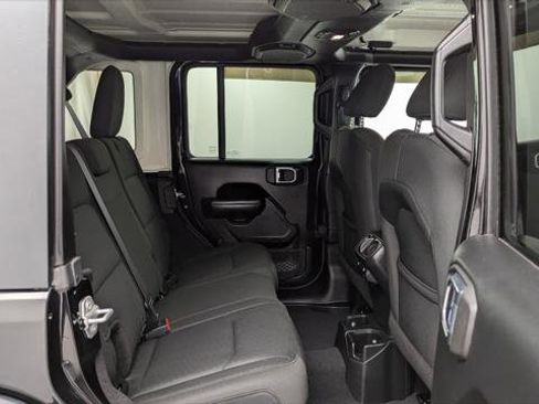 Used 2018 Jeep Wrangler Unlimited Sport S image 19