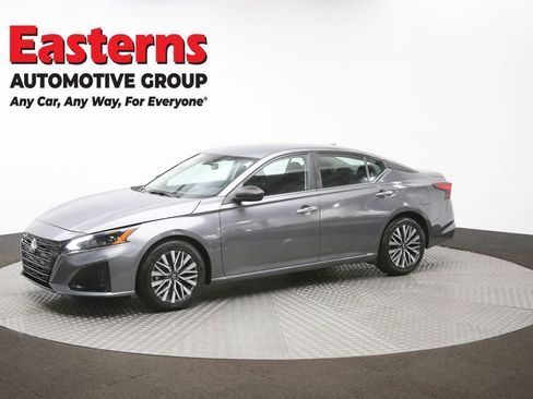 Used 2024 Nissan Altima 2.5 SV image 58