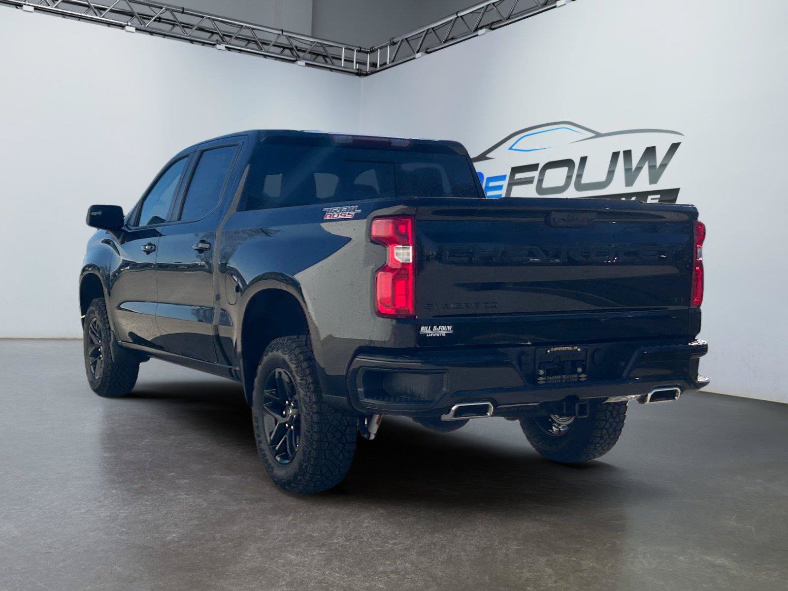 Used 2024 Chevrolet Silverado 1500 LT Trail Boss w/ Convenience Package II AWD/4WD image 5