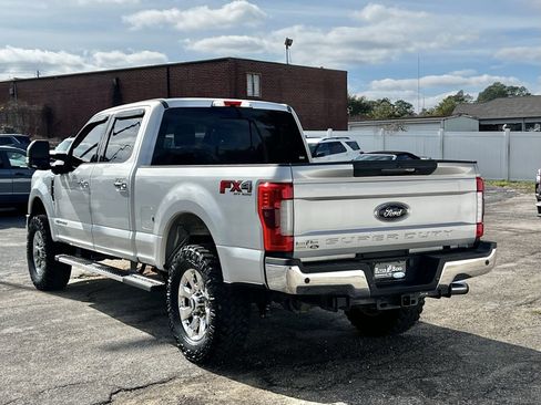 Used 2019 Ford F250 Lariat w/ Lariat Ultimate Package image 3