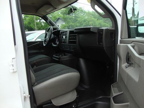Used 2025 Chevrolet Express 2500 w/ Driver Convenience Package RWD image 11