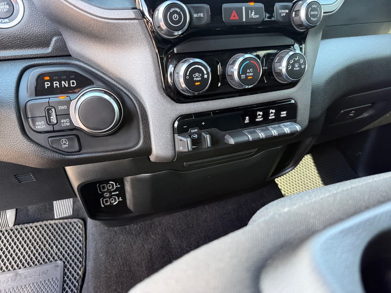 Used 2025 RAM 1500 Tradesman w/ Night Edition AWD/4WD image 14