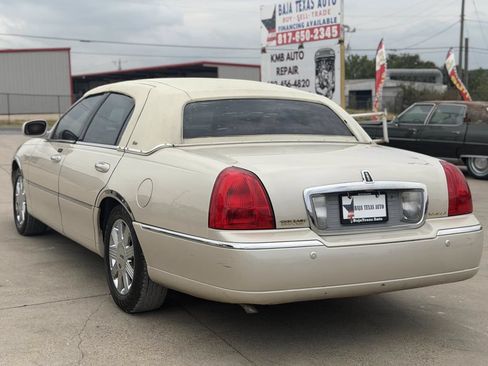 Used 2003 Lincoln Town Car Cartier RWD image 8