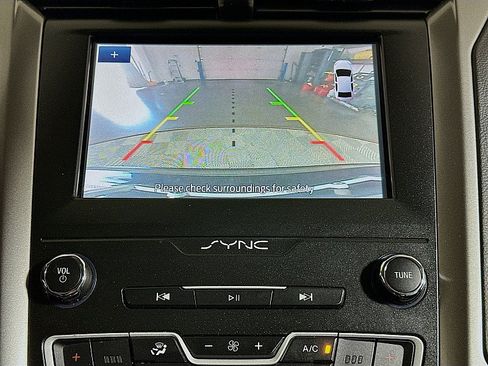 Used 2020 Ford Fusion SE AWD/4WD image 15